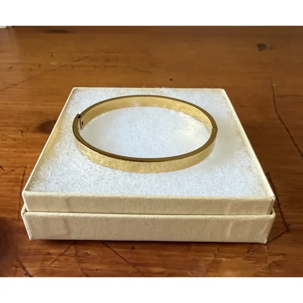 Gold Tone Hinged Bangle Bracelet Minimalist Stackable Classic Modern Jewelry - Image 5