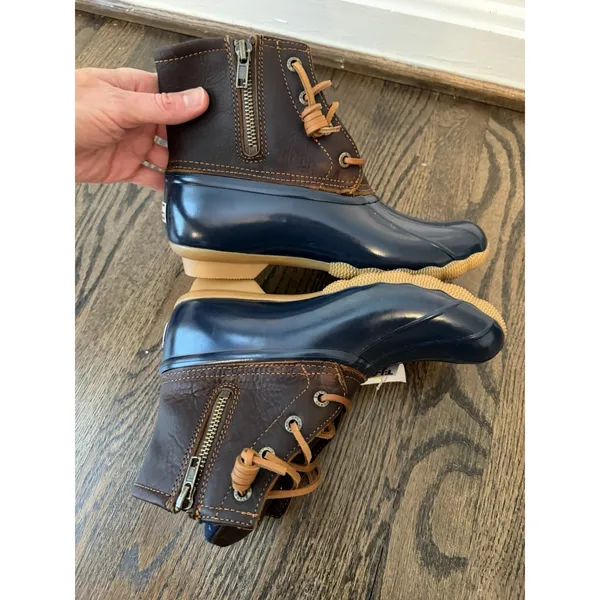 Sperry Women's Saltwater Duck Boot, Tan/Navy, Size 5 US NWT - Image 7