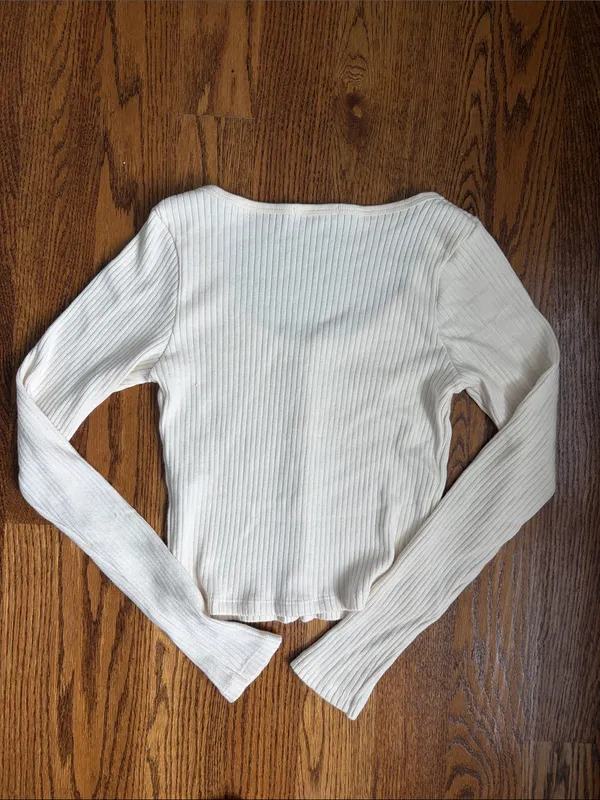 Brandy Melville Ribbed Button-Front Long Sleeve Cream Cardigan XS/S/OS - Image 4