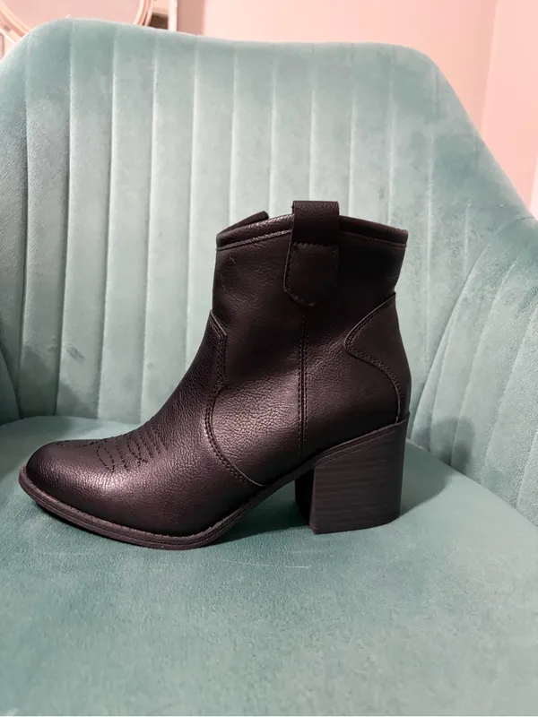 Women's Black Ankle cowboy Boot with Side Zip - Image 9
