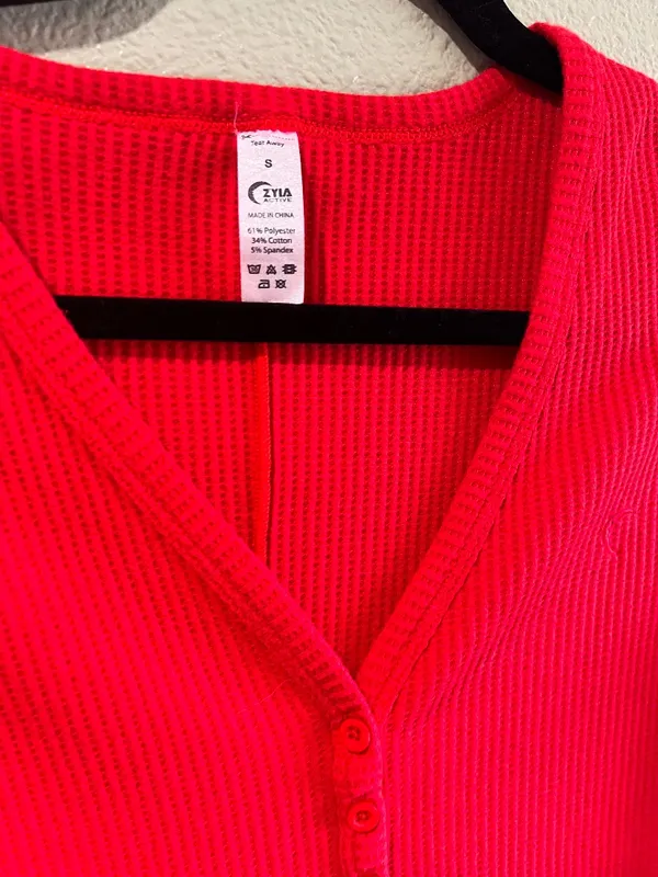 Zyia Active Red‎ Ribbed Long-Sleeve Henley Top waffle size small - Image 2