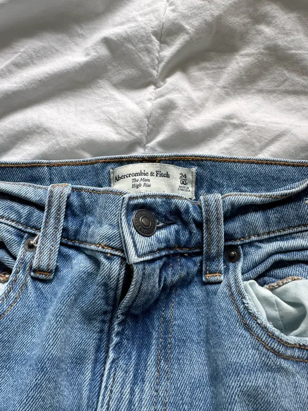 Abercrombie Jeans - Image 3
