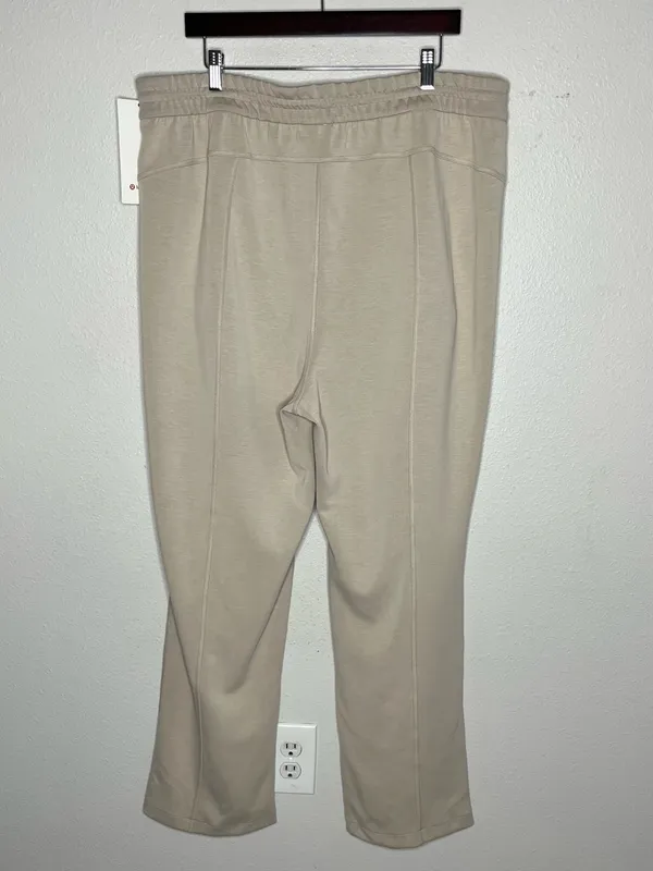 NEW Lululemon Softstreme High Rise Pant Regular in Mojave Tan - Image 4