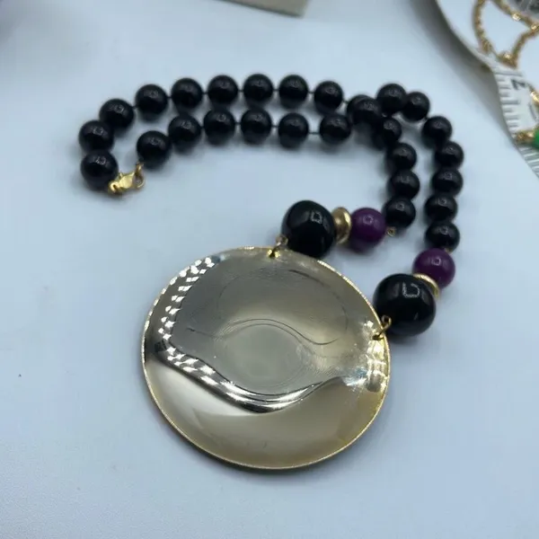 Vintage enamel disk beaded bold abstract necklace. Black - Image 3
