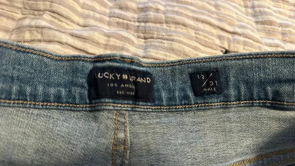 Button Fly Lucky Brand Jeans - Image 3