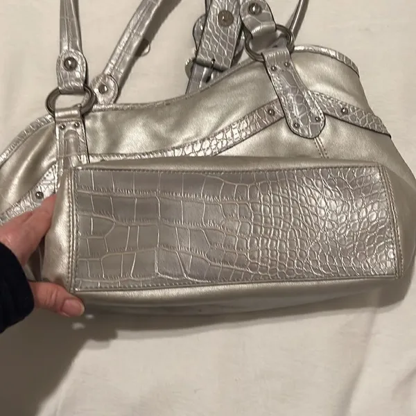 Genna de Rossi silver handbag tons of pockets animal print details GUC - Image 6