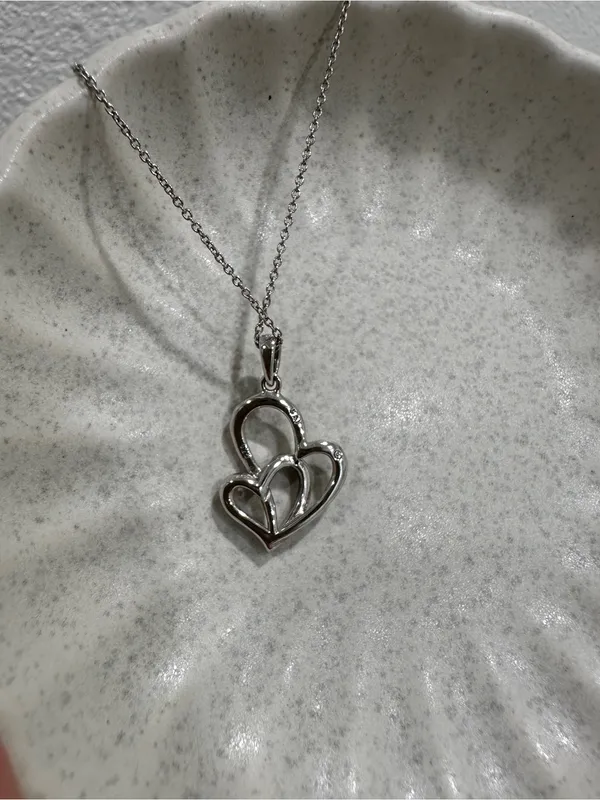 Double Heart Pendant Necklace in Silver - Image 4