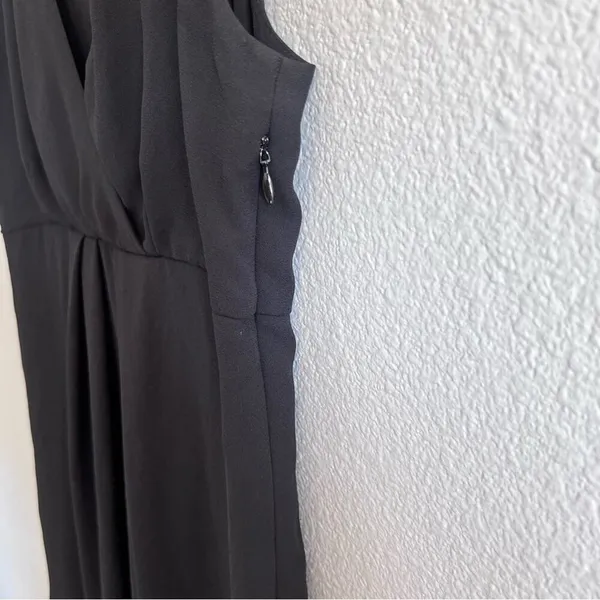 Theory‎ Women's Deep V-Neck Empire Waist Pleated Sleeveless Sheath Dress Black - Image 4