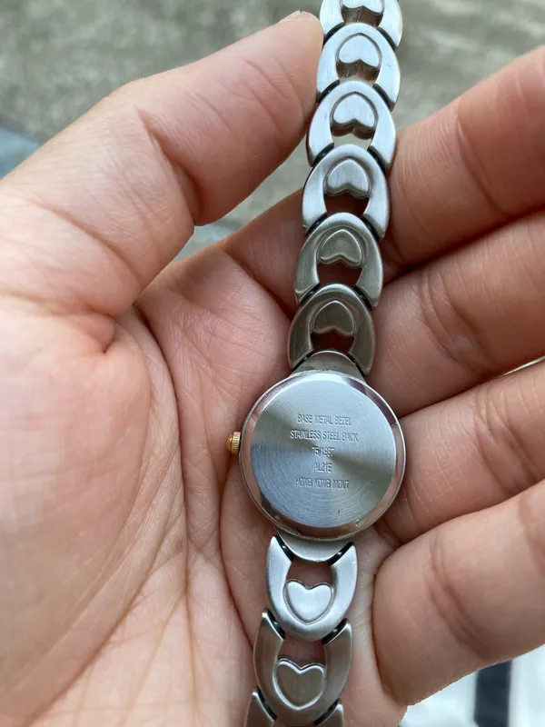 vintage watch with heart detailed band - Image 7