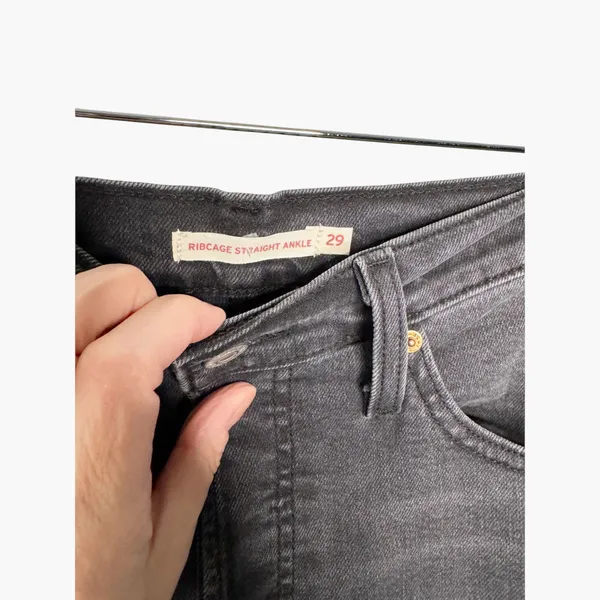 Levi's Ribcage Straight Ankle Jeans Women's Size 29/10 Black Faded Denim - Image 3