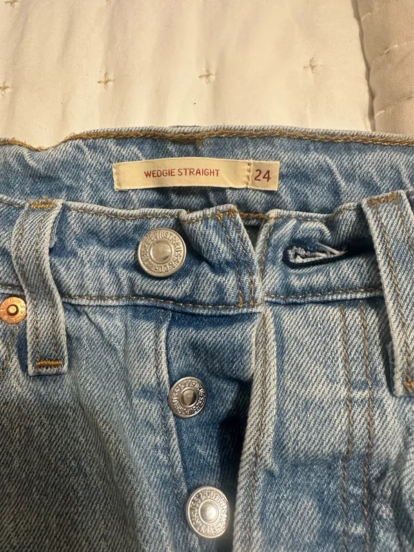Levi’s Wedgie Straight Jeans - Image 2