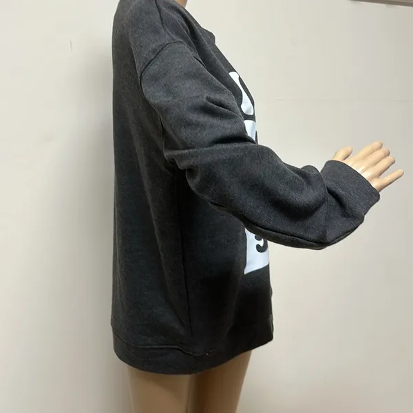 NWOT Dog Mom Sweatshirt Gray Size M - Image 4