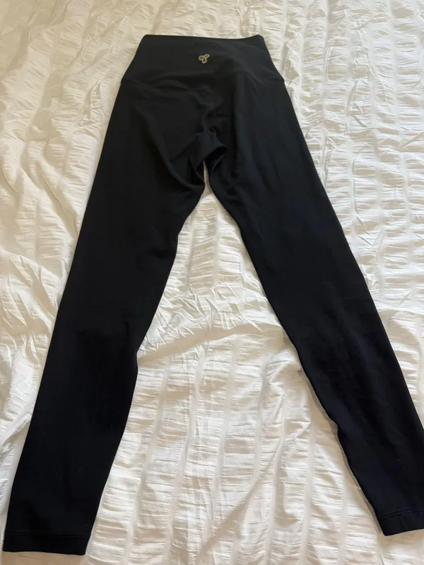 Golden Leggings Aritzia Butter - Image 2