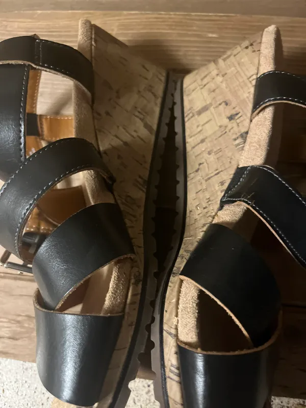 Dr. Scholl's True Comfort wedge sandal, size 10 black (RM) - Image 5
