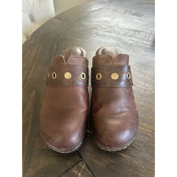 BOC Born Concept Telesto Z22423 Brown Leather Clogs Mules Women's 8M StuddedGUC - Image 2
