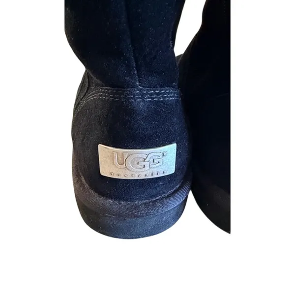UGG Australia Classic Short Boots Black Suede Sheepskin Size 916 - Image 5