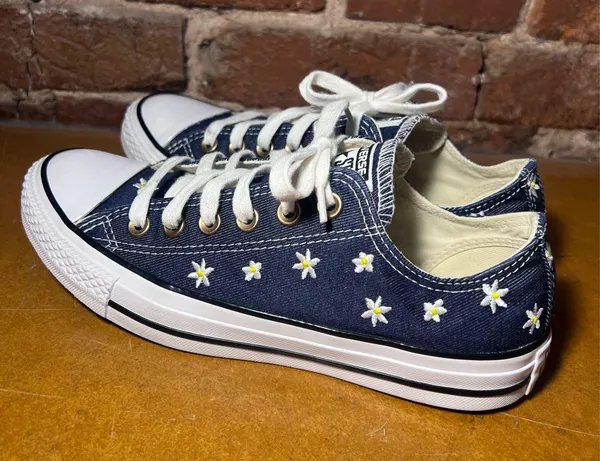 Converse Chuck Taylor with daisies - Image 7