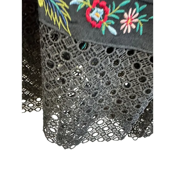 Les Amis‎ Black Floral Embroidered Boho Midi Dress Crochet Lace Hem Large - Image 4