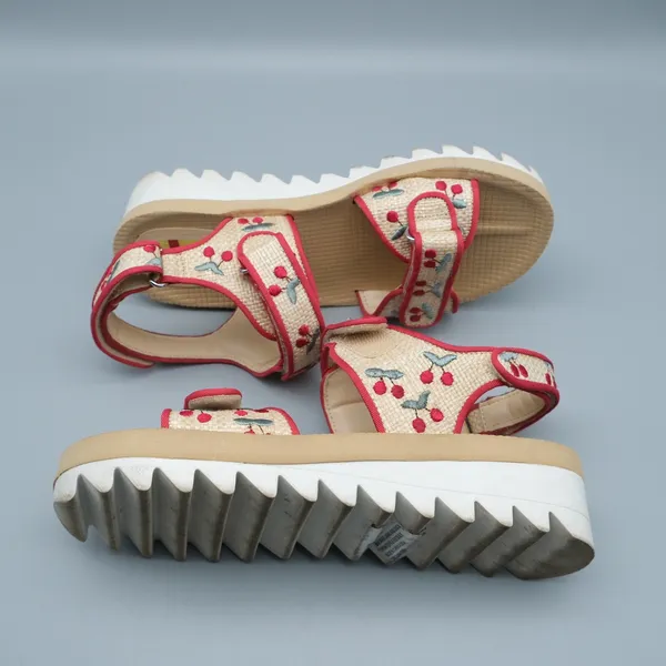 Wild Pair Kirsche Raffia Sandals 7 Tan Red Cherry Embroidered Platform Flatform - Image 4