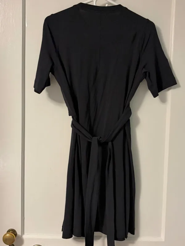 Lululemon Cotton Wrap-Front T-Shirt Dress black size 6 athleisure - Image 4