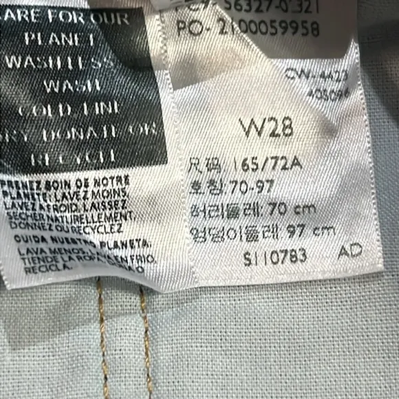 Levi’s women’s‎ size 28 cuff off denim shorts - Image 4