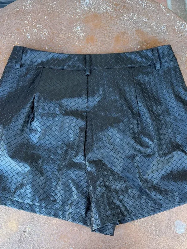 Zara black faux leather crocodile mini shorts Size XL #leather #biker - Image 6