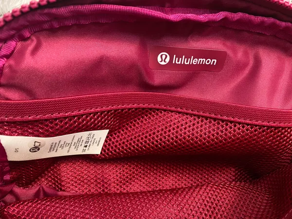Lululemon Everywhere Belt Bag - Image 4