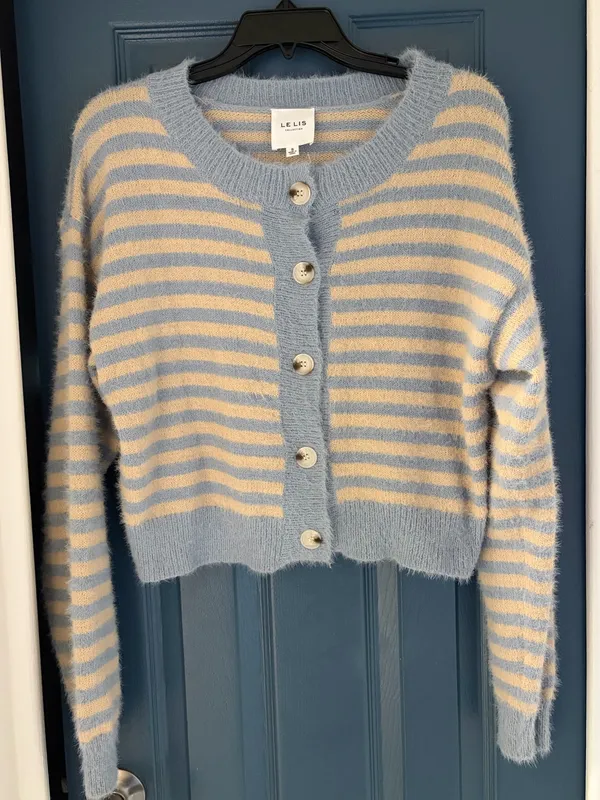 NWOT Le Lis Blue Striped Fuzzy Cropped Cardigan - Image 5