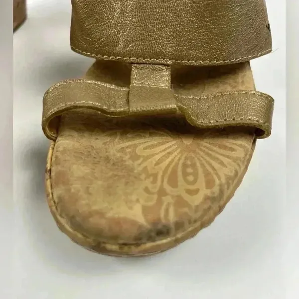 B.o.c Women's Bronze Leather Cork Wedge‎ Sandals Size 8 Strappy Casual - Image 2