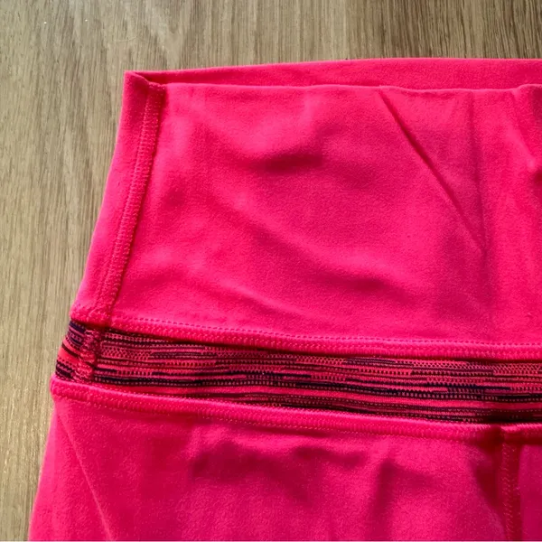 Lululemon Pink Cropped Leggings - Image 3