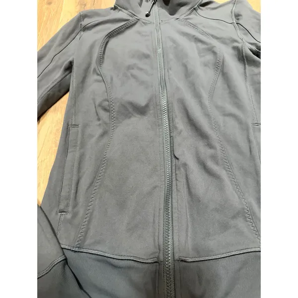 Lululemon Nice Asana Jacket Brushed Soot Light Grey Full Zip Thumbholes Size 8 - Image 5