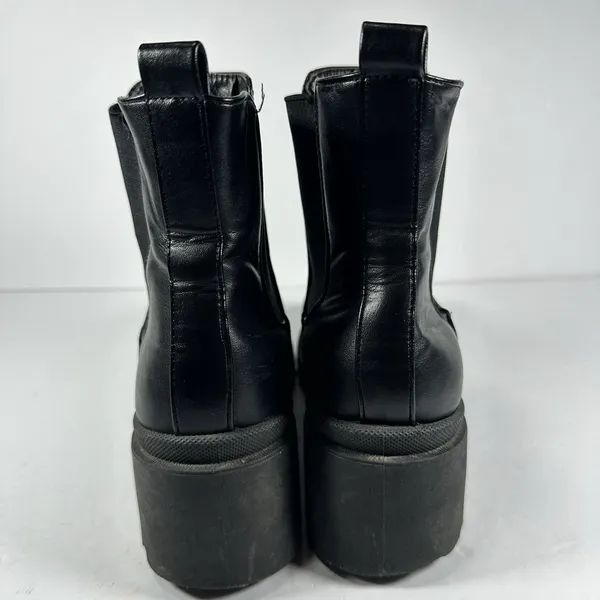 Forever Women’s Black Chelsea Lug Sole Platform Ankle Boots - Size 8 - Image 4