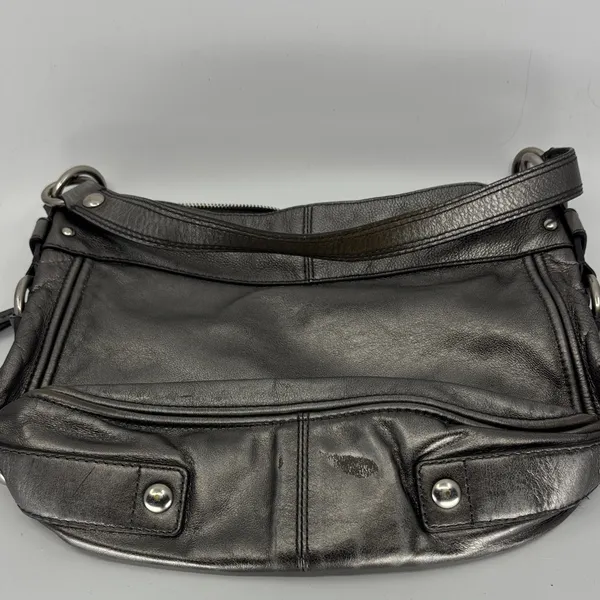 Coach Metallic Gray Leather Shoulder Bag - Image 4