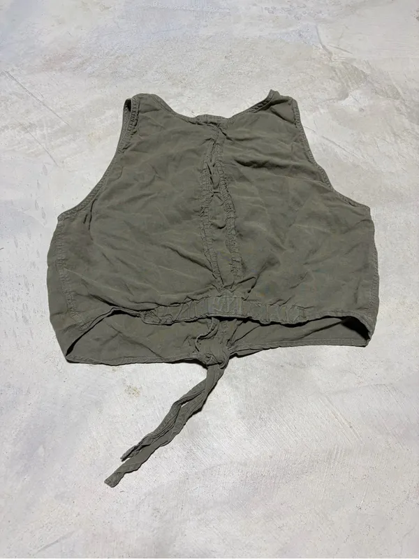 Free people Sleeveless Olive Tie-Front Button Crop Top large - Image 7
