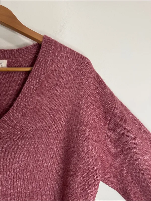 UpWest Resort & Mercantile V-Neck Plush Chunky Sweater Hi Lo Dusty Mauve size M - Image 4
