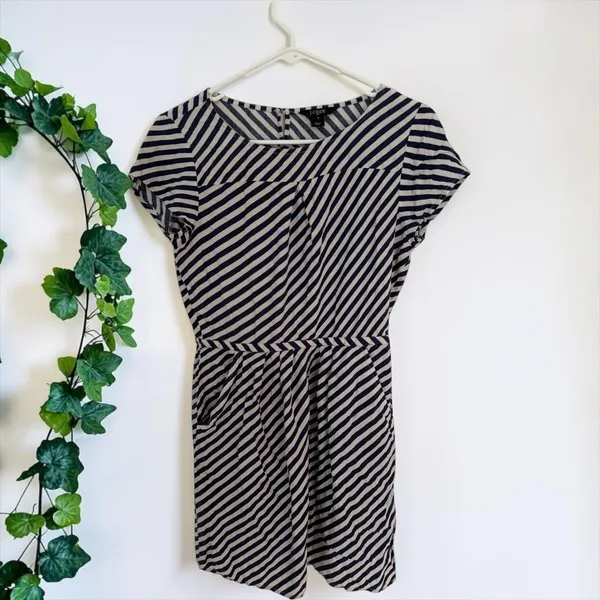 J.Crew Navy Blue White Striped Short Sleeve Pocket‎ Dress Size 2 Nautical Casual - Image 2