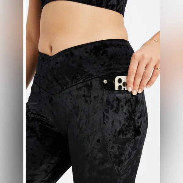 Fabletics Crushed Velour Crossover Leggings 3X (20-22) - Image 4