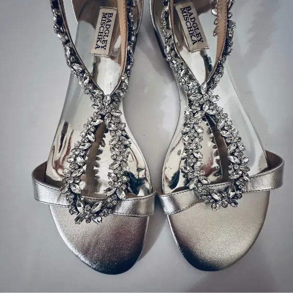 Badgley Mischka Embellished Feather Crystal Rhinestone Flat Sandals Womens Sz 9 - Image 7