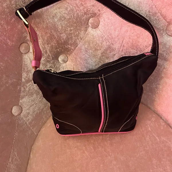 Hot pink and black shoulder bag (9.5x7.5) vintage zy2k - Image 7