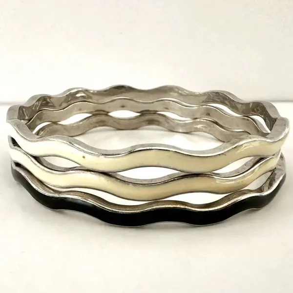 Cream and black enamel bundle of 3 wavy bangle bracelets - Image 2