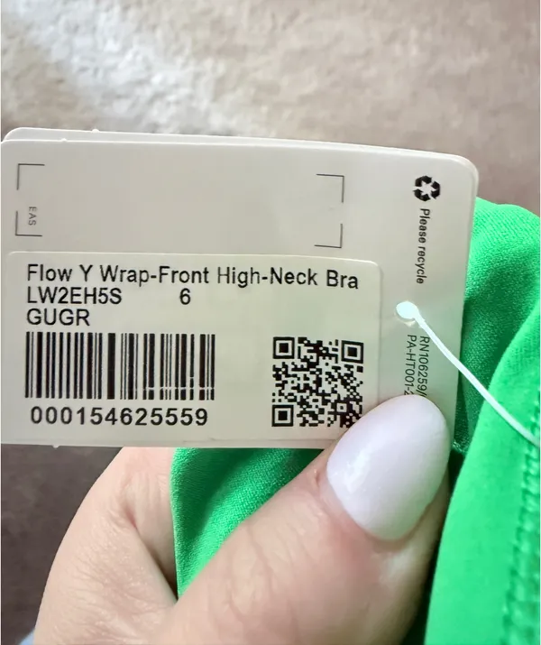 Lululemon Size 6 Flow Y Wrap Front High Neck Bra in Green - Image 3