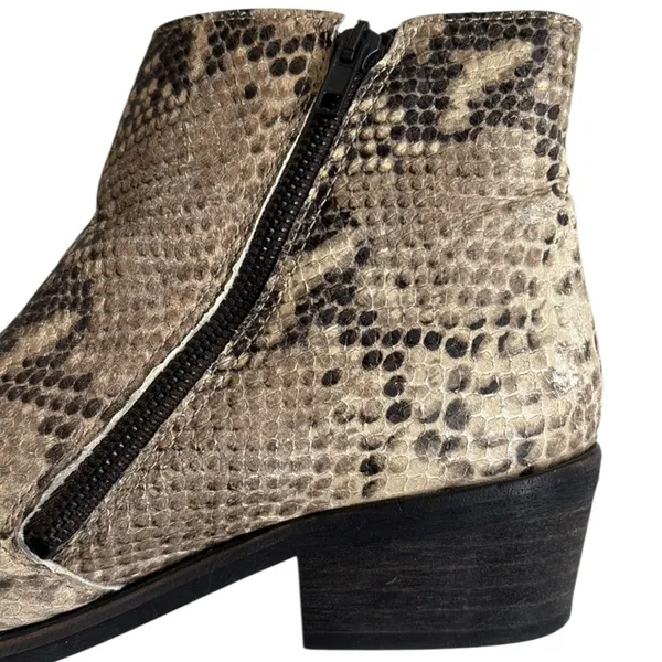 Free People Leather Ankle Boots Snakeskin Size 7 - Image 7