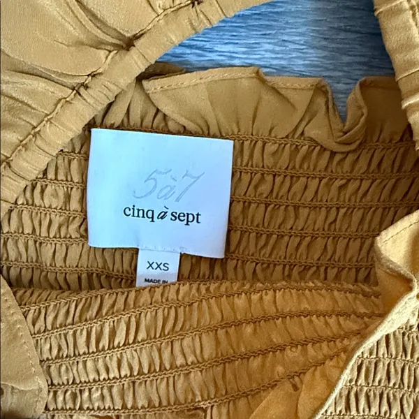 Cinq à Sept Ellis 100% silk puff-shoulder smocked top in marigold yellow XXS - Image 8