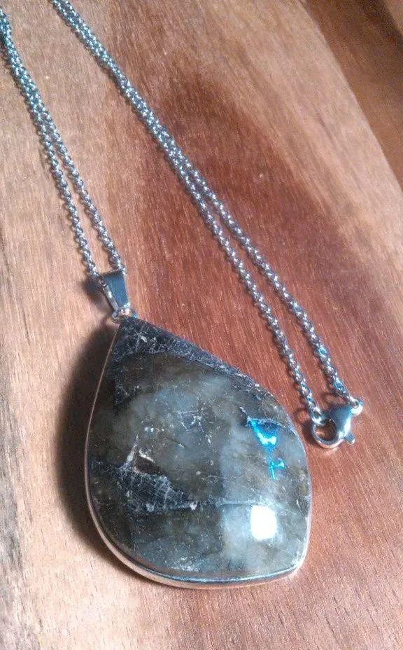 Malagasy Labradorite Stainless Steel Pendant Necklace - Image 7