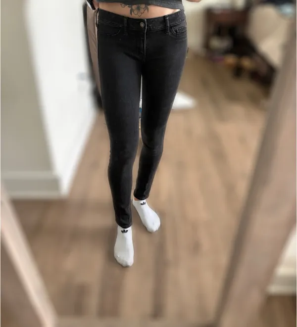 Hollister Low-Rise Super Skinny Jeans - Image 3