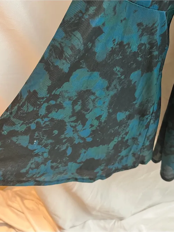 Cider Plus 4XL Teal Black Floral Mesh V-Neck Bell Sleeve Mini Dress NWT - Image 2