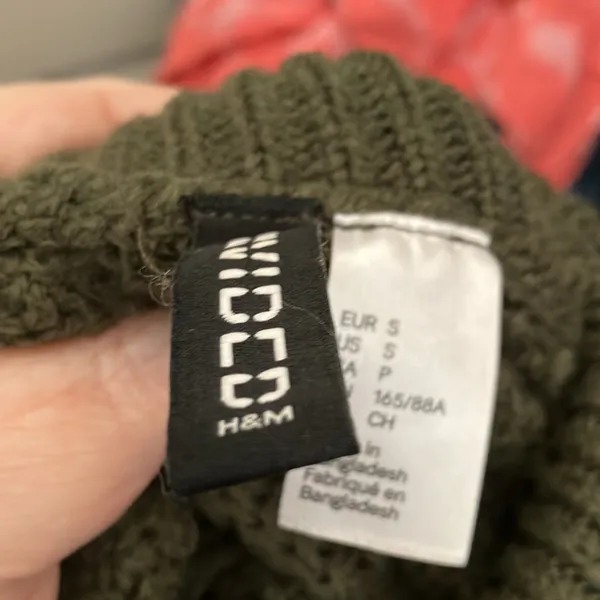 FINAL MARKDOWN H & m divided turtleneck sweater small - Image 4