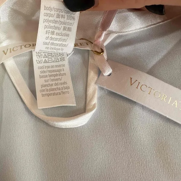 Victoria's Secret Bridal Rhinestone Bride White Long Sleeve Silky Robe Size M/L - Image 9
