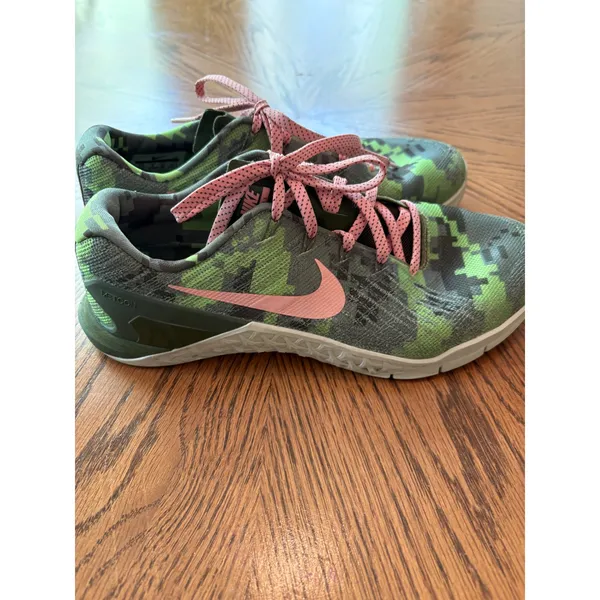Nike Metcon 3‎ Womens Training Shoes Green Digital Camo Pink Size 8.5 - Image 4