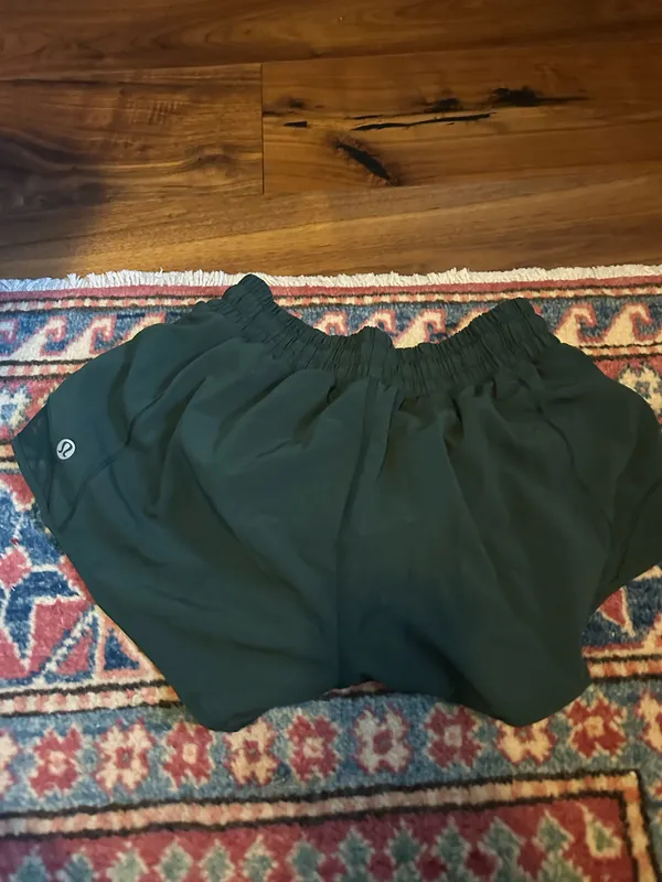 Lululemon Hotty Hot Shorts 2.5" Low-Rise - Image 2